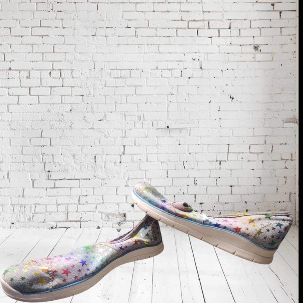 Blue and Yellow Slip-On Flats with Modern Design